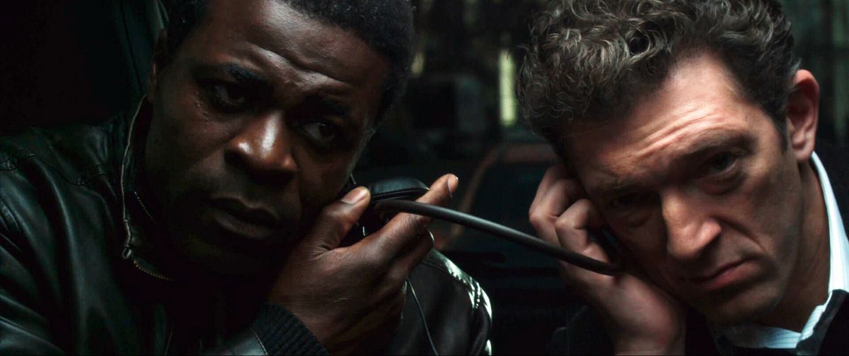 Грабители слушают переговоры жертвы, операция с украденной картиной и риск провала растет, (источник: kinopoisk.ru)