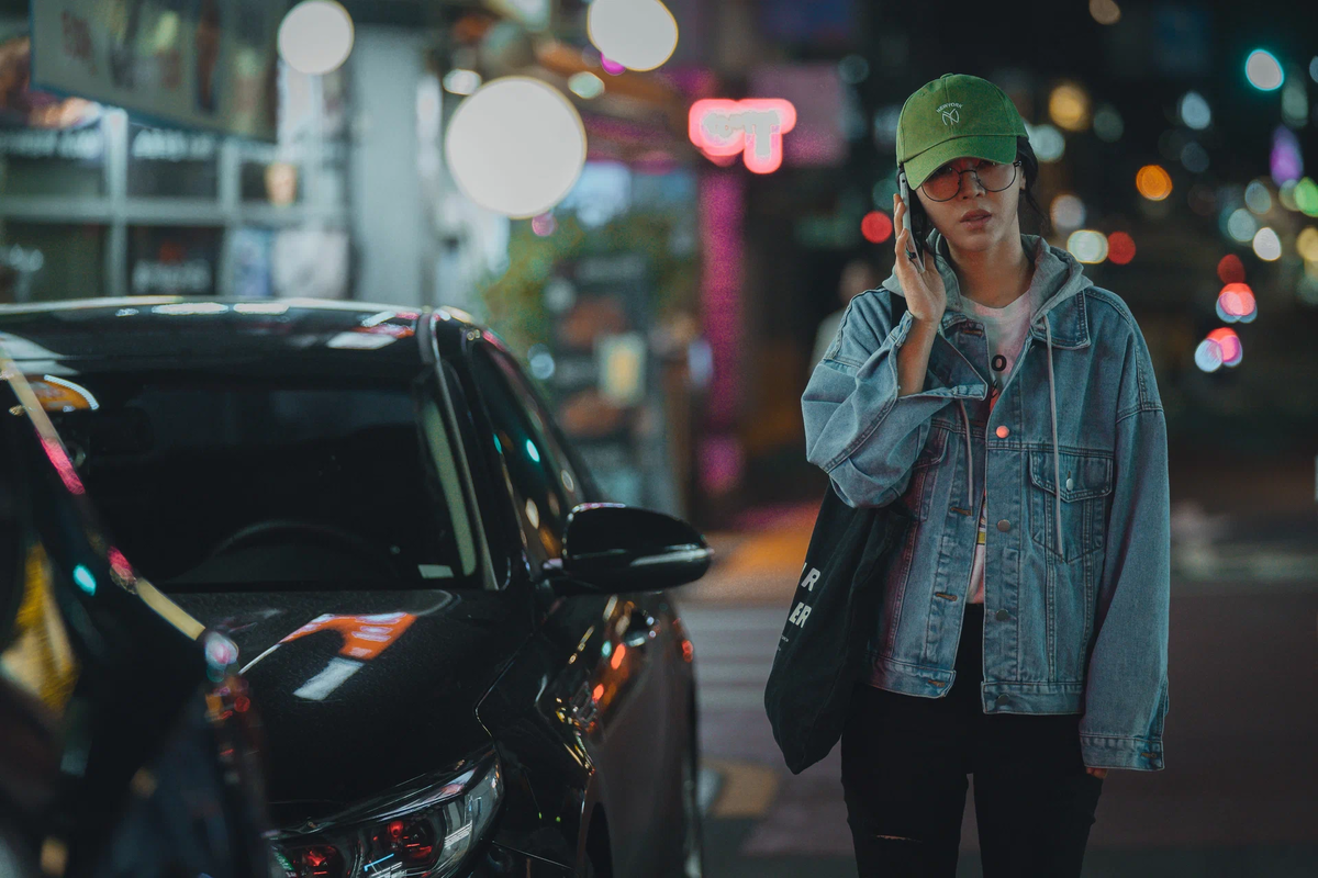 «Объект расследования»: ночной город, звонок свидетелю и первая ниточка дела в триллере.