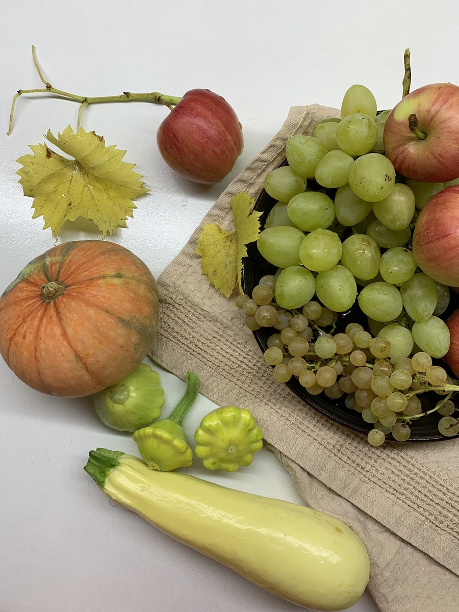 Натюрморт из маленькой части того, что есть в моём огородике