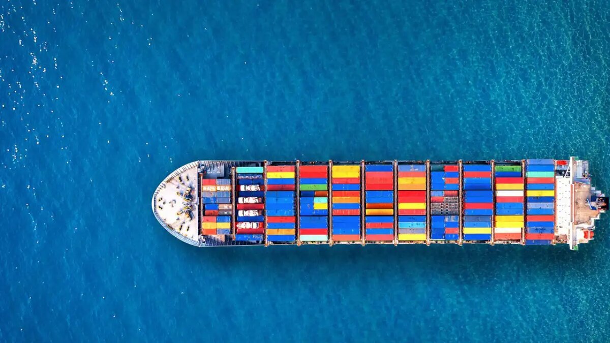    Торговое судно. © ru.freepik.com