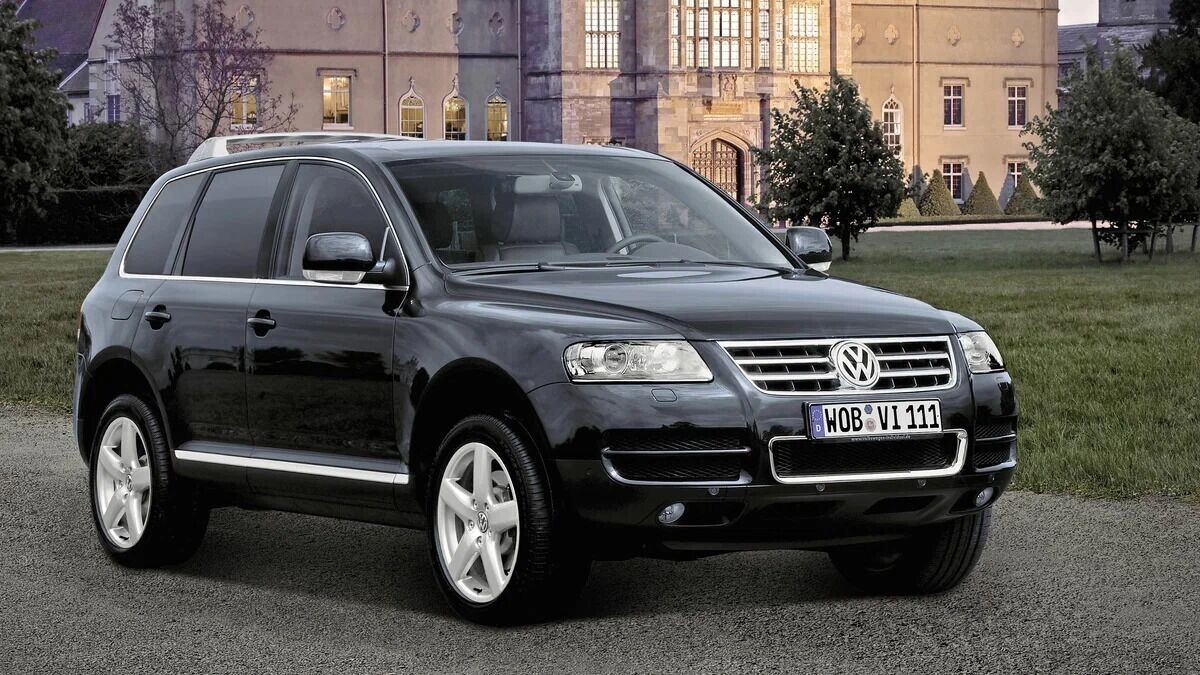 Volkswagen Touareg W12 Executive 2005 г. впервые в мире получил 12-цилиндровый мотор. Фото: vw.com