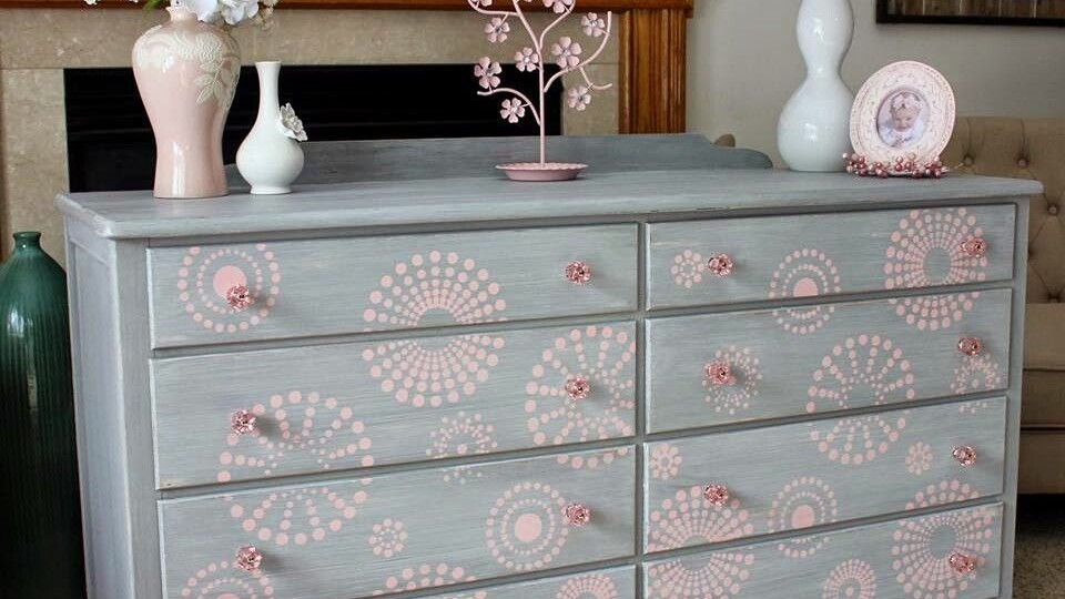Не только декупаж: 3 стильные альтернативы для декора мебели