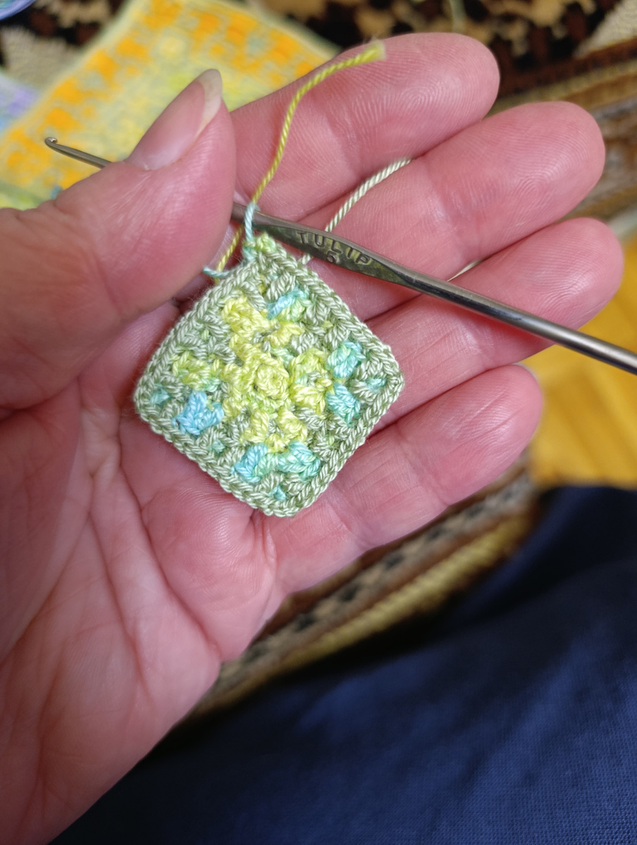 Квадраты для будущего покрывала