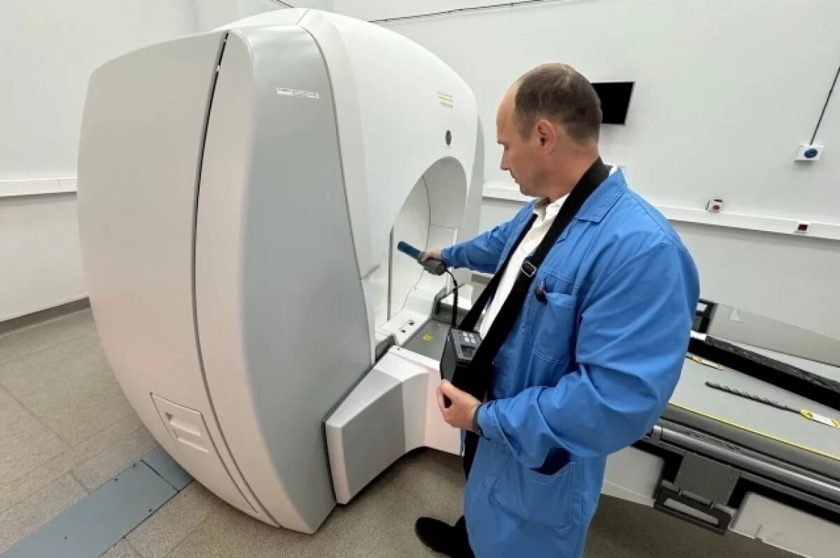    В Ханты-Мансийском онкоцентре закончили перезарядку гамма-ножа