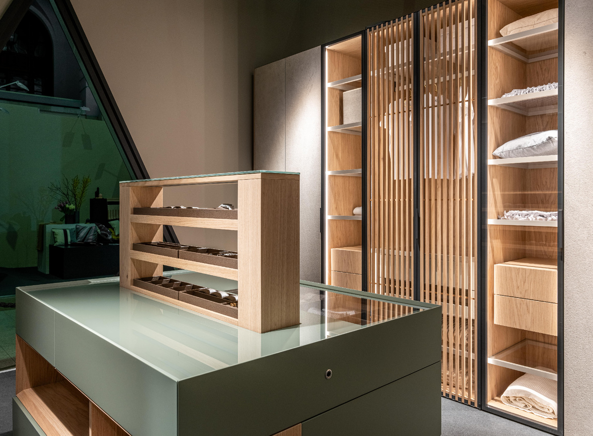 Экспозиция Giulia Novars на выставке ARTDOM 2024