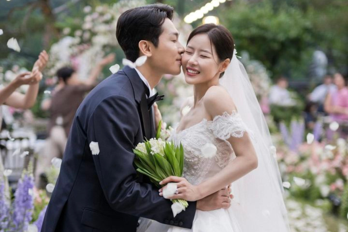 Фотографии мгновенно завоевали сердца поклонников: их назвали «визуалом идеальной пары».