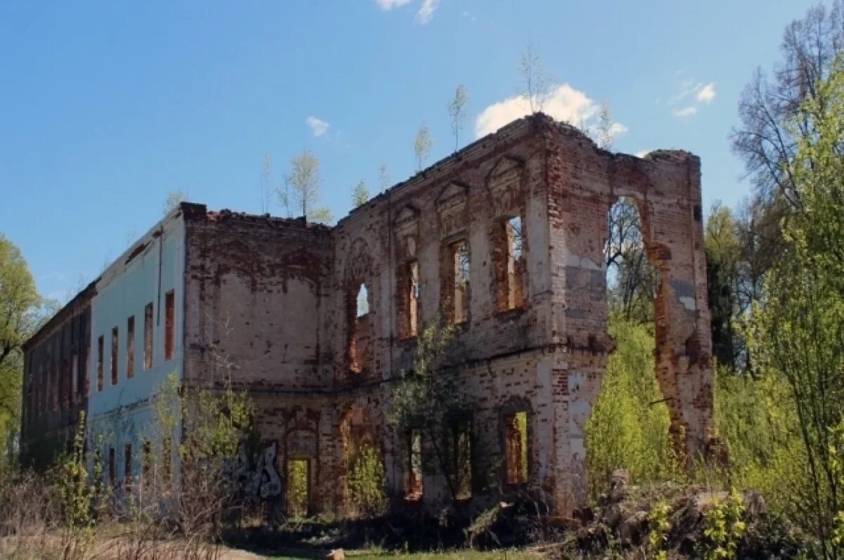    В Калужской области суд изъял старинную усадьбу у владельца