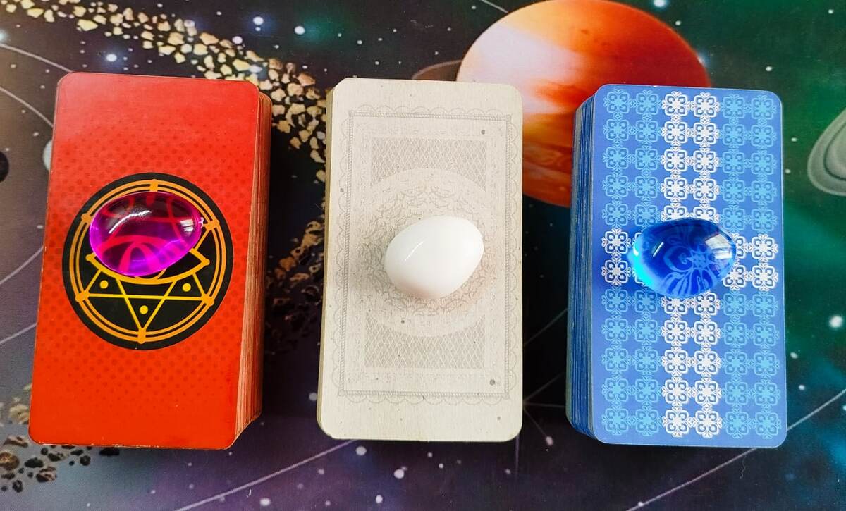 Необходимо сосредоточиться и выбрать карту 🕵