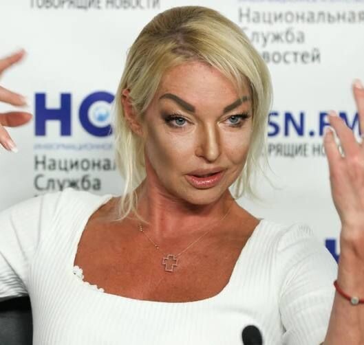 АНАСТАСИЯ ВОЛОЧКОВА: зависимость, разлад с мамой и дочкой и хоровод мужчин.