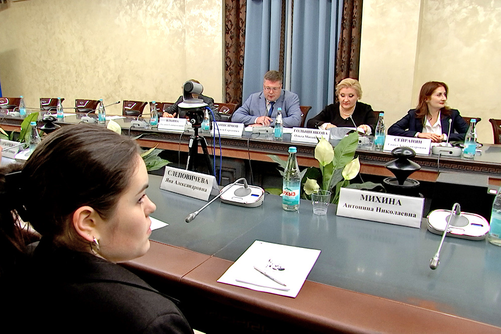    © АО "ТВ Центр"