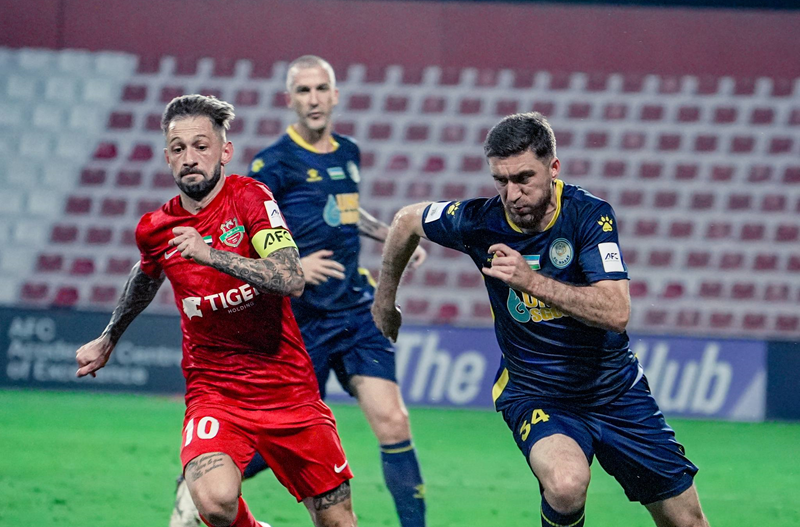 Фрагмент матча "Шабаб Аль-Ахли" - "Насаф". Фото пресс-службы "Насафа"