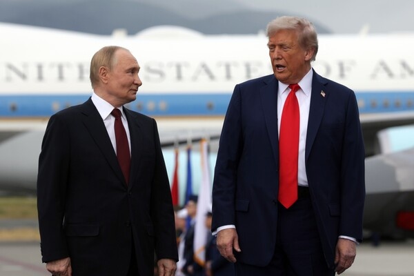 Президент РФ Владимир Путин и президент США Дональд Трамп / Гавриил Григоров/РИА Новости 