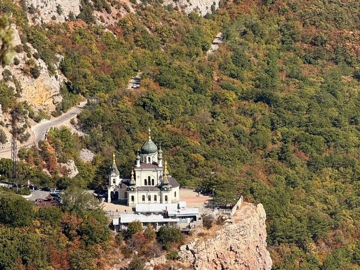 Архитектура крымских чудес: как строили Форосскую церковь, висящую между небом и морем