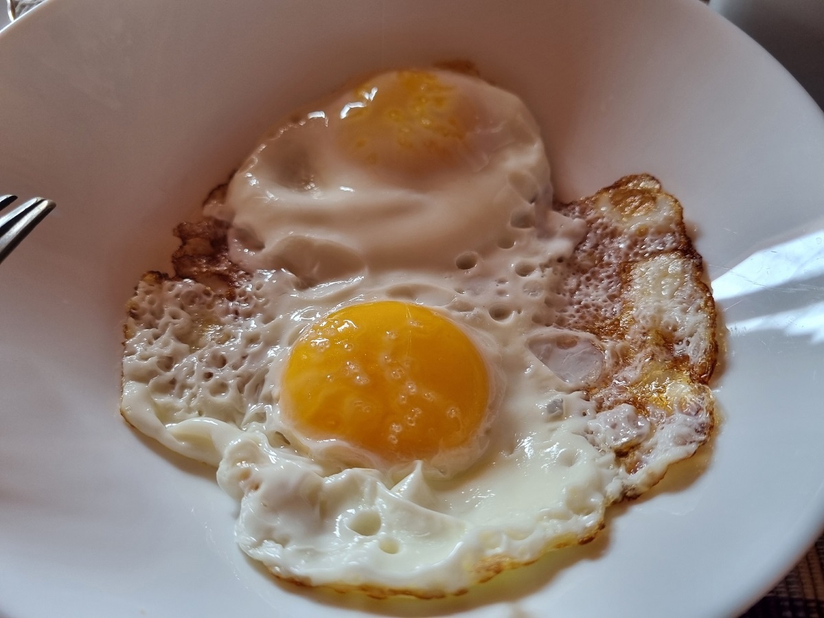    Не сало и не масло, а в 100 раз полезнее: на чём жарят яичницу опытные хозяйки — запомните раз и навсегда