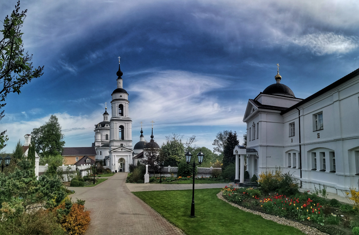 Малоярославец, Николаевский Черноостровский монастырь