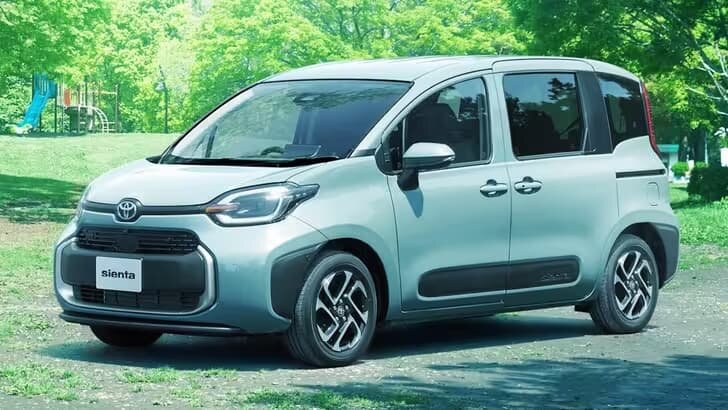   Toyota Sienta