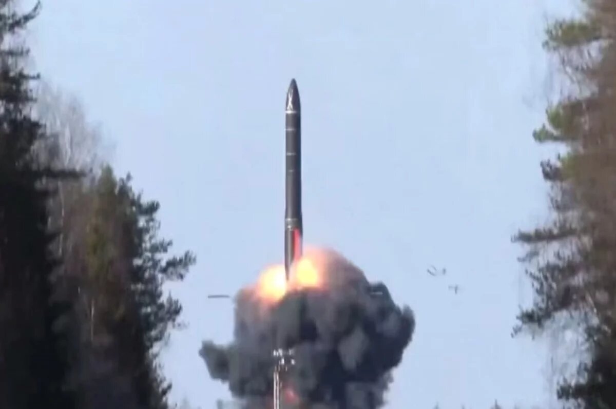    Минобороны опубликовало кадры с пуском ракет в ходе тренировки ядерных сил