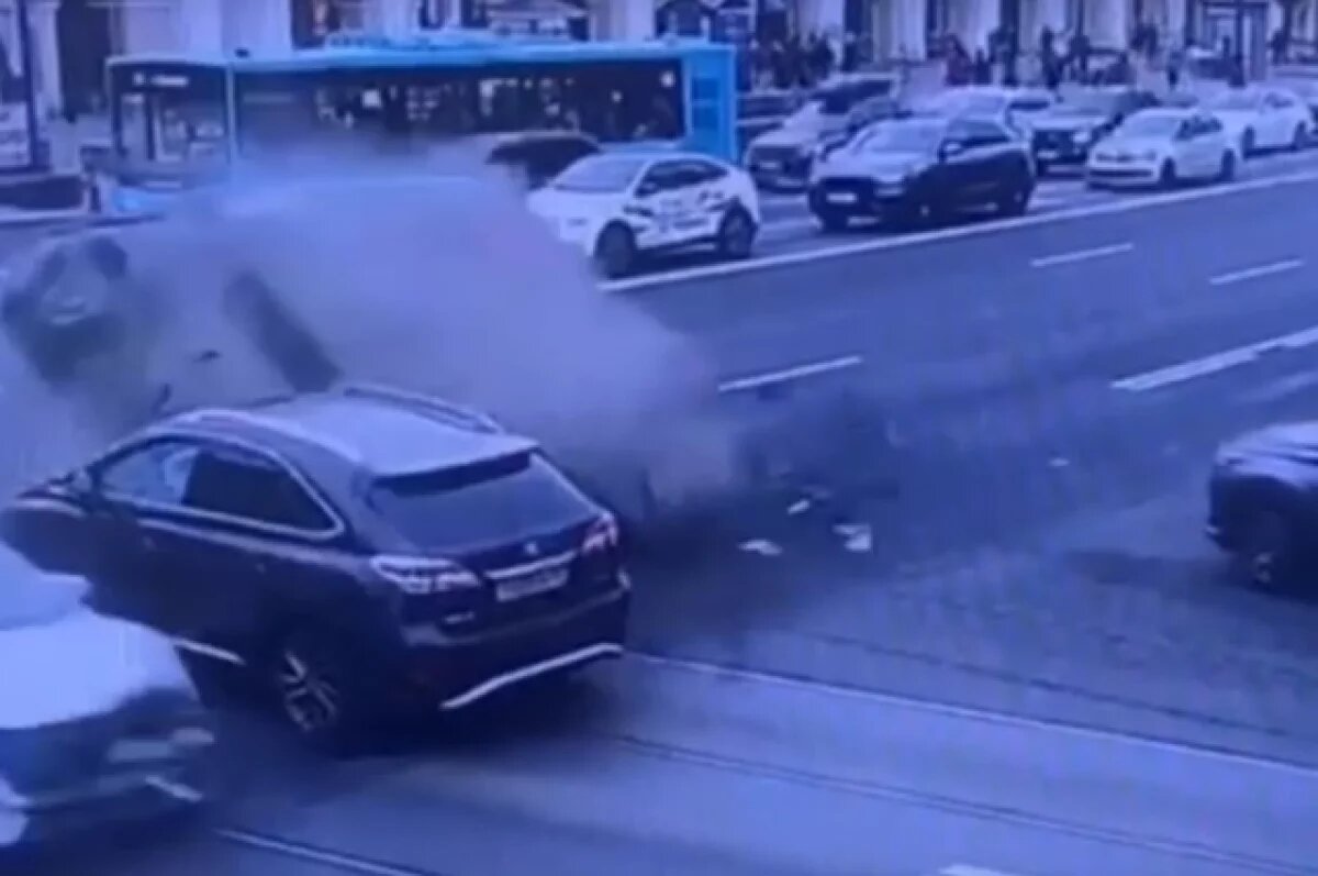    В центре Санкт-Петербурга произошло массовое ДТП, есть пострадавшие