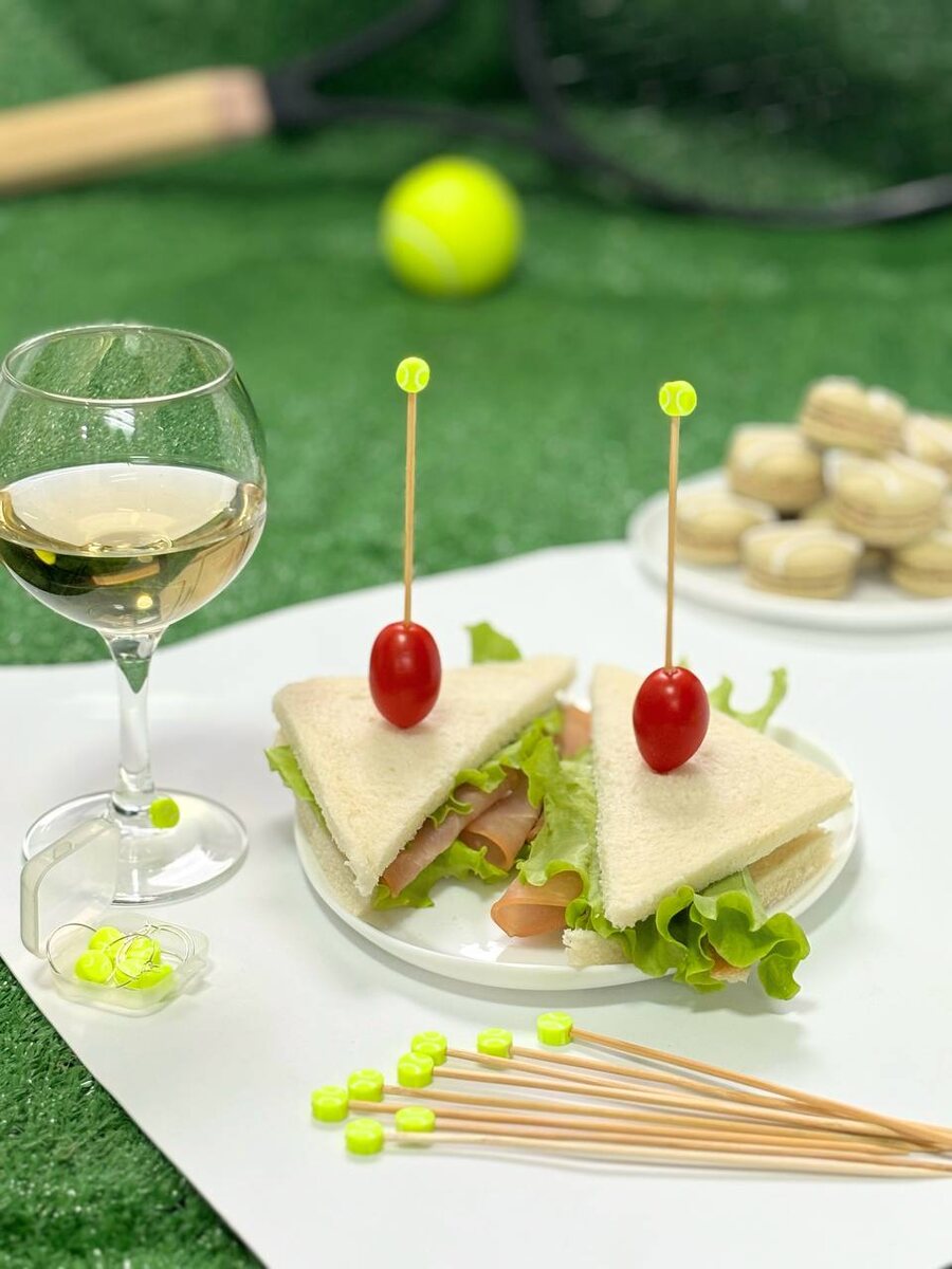 Длина 15 см – оптимальный размер для большинства закусок. 15 шпажек – достаточно для небольшой вечеринки или семейного ужина.