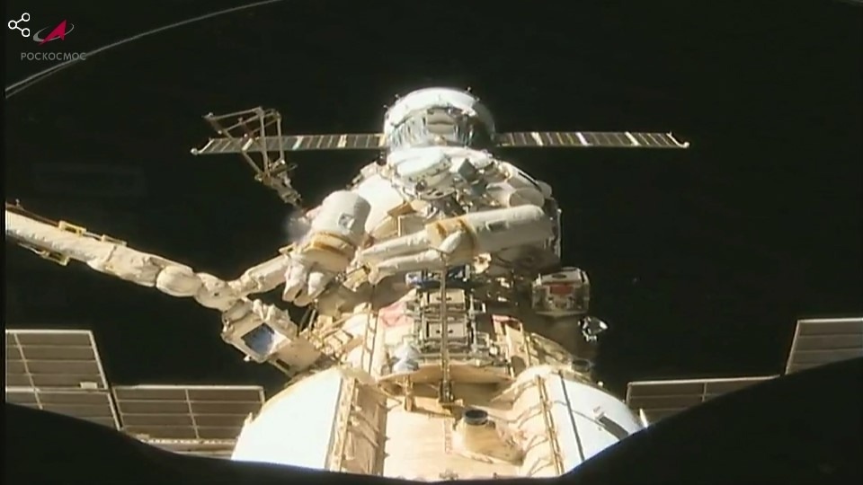    Сергей Рыжиков второй раз вышел в открытый космос
