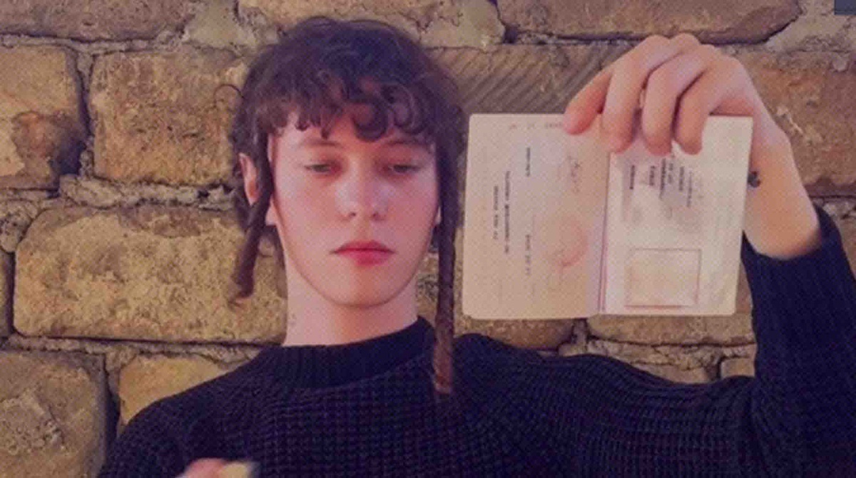    Певец Шарлот