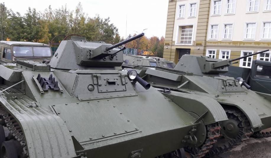 Т-60 - легкий танк тяжелого времени.