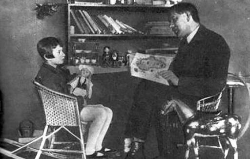 Корней Чуковский с дочерью Мурой