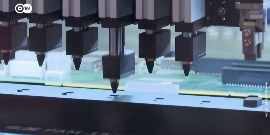 Микрочипы: кто управляет миром с их помощью?