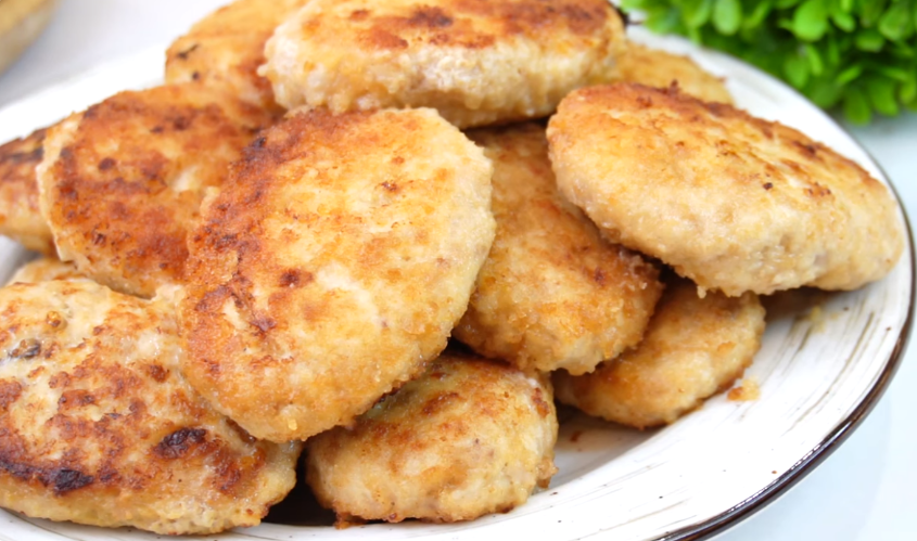 Секрет куриных котлет, о котором я узнала от свекрови. Теперь готовлю только так... не передать словами как вкусно...