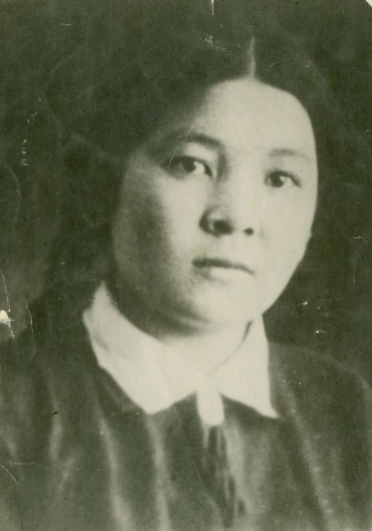 Маншук Маметова