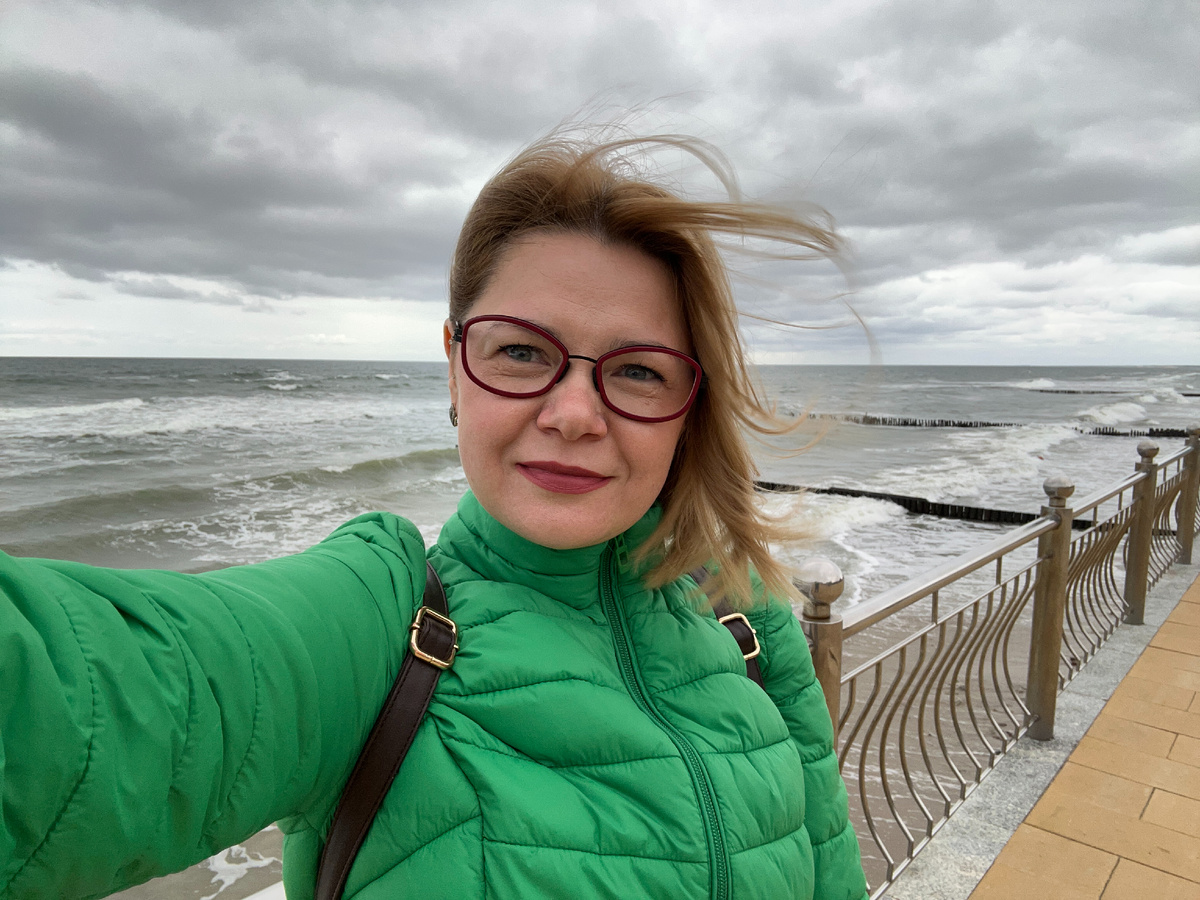 Утро на Балтийском море прекрасно в любую погоду. Укладку делает Балтика :)