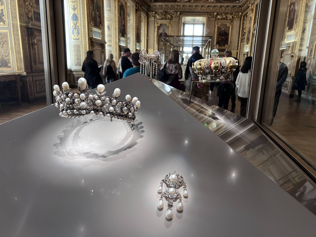    Драгоценности, украденные во время налета на Лувр в октябре 2025 года