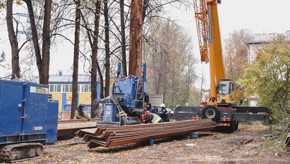 Автор фото: пресс-служба Смольного / Шпунты для укрепления грунта.