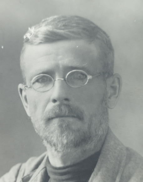 Вахрушин Петр Иванович – человек, который построил первый кинотеатр и создал первую газету в Болотном.