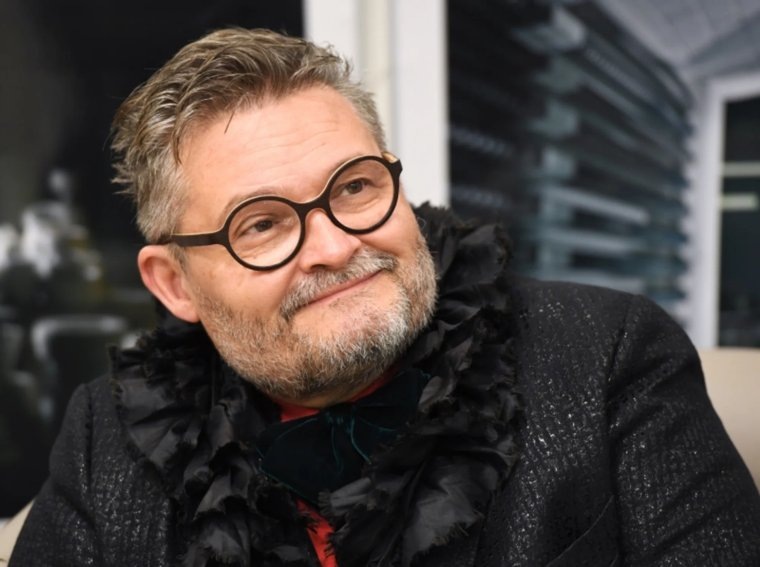     Александр Васильев продолжает зарабатывать на лекциях по всему миру