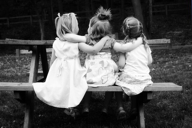 Маленькая Валя — добрый и верный друг