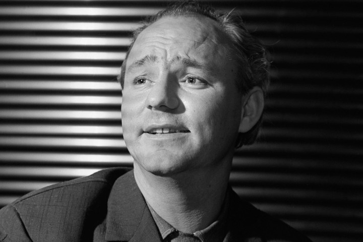 Пощечина от Румяновой, чужой ребенок и лебединая верность: как сложилась личная жизнь Николая Рыбникова