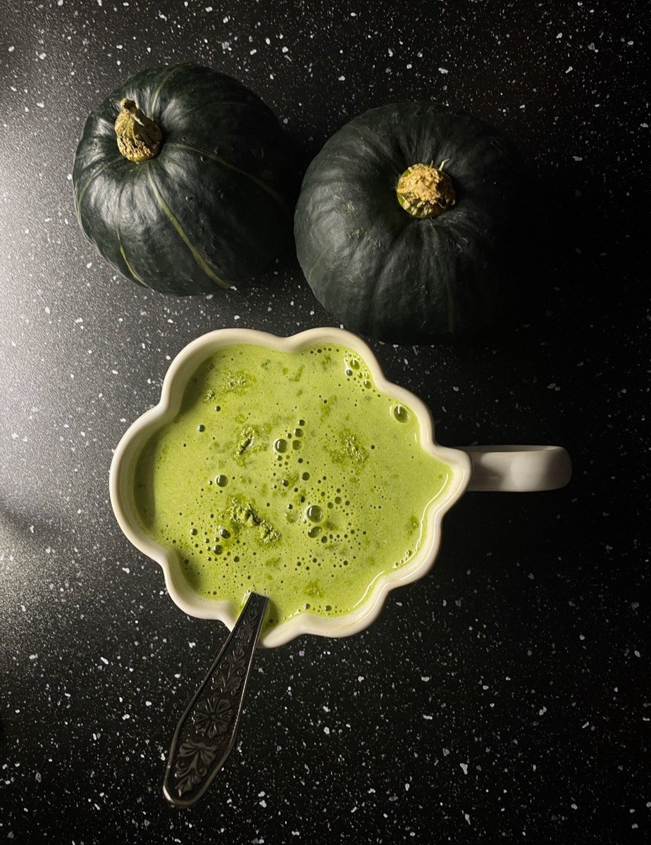 Матчу пила, тыковки ещё не ела, они на Хэллоуин