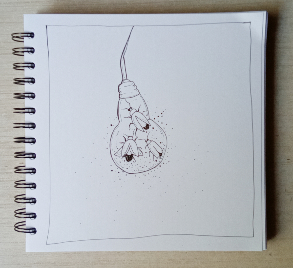 Инктобер 2025. День 23 - светлячок 