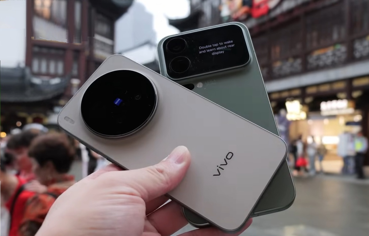 Vivo X300 Pro верхний Xiaomi 17 Pro Max нижний
