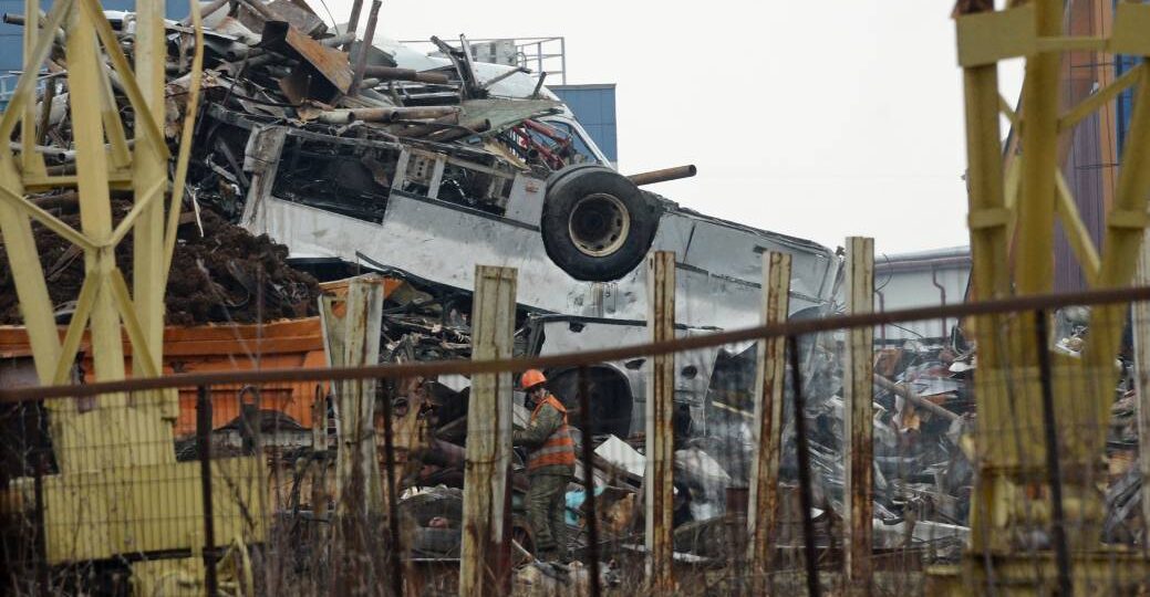 Депутат посчитал, сколько на самом деле стоит разобрать машину