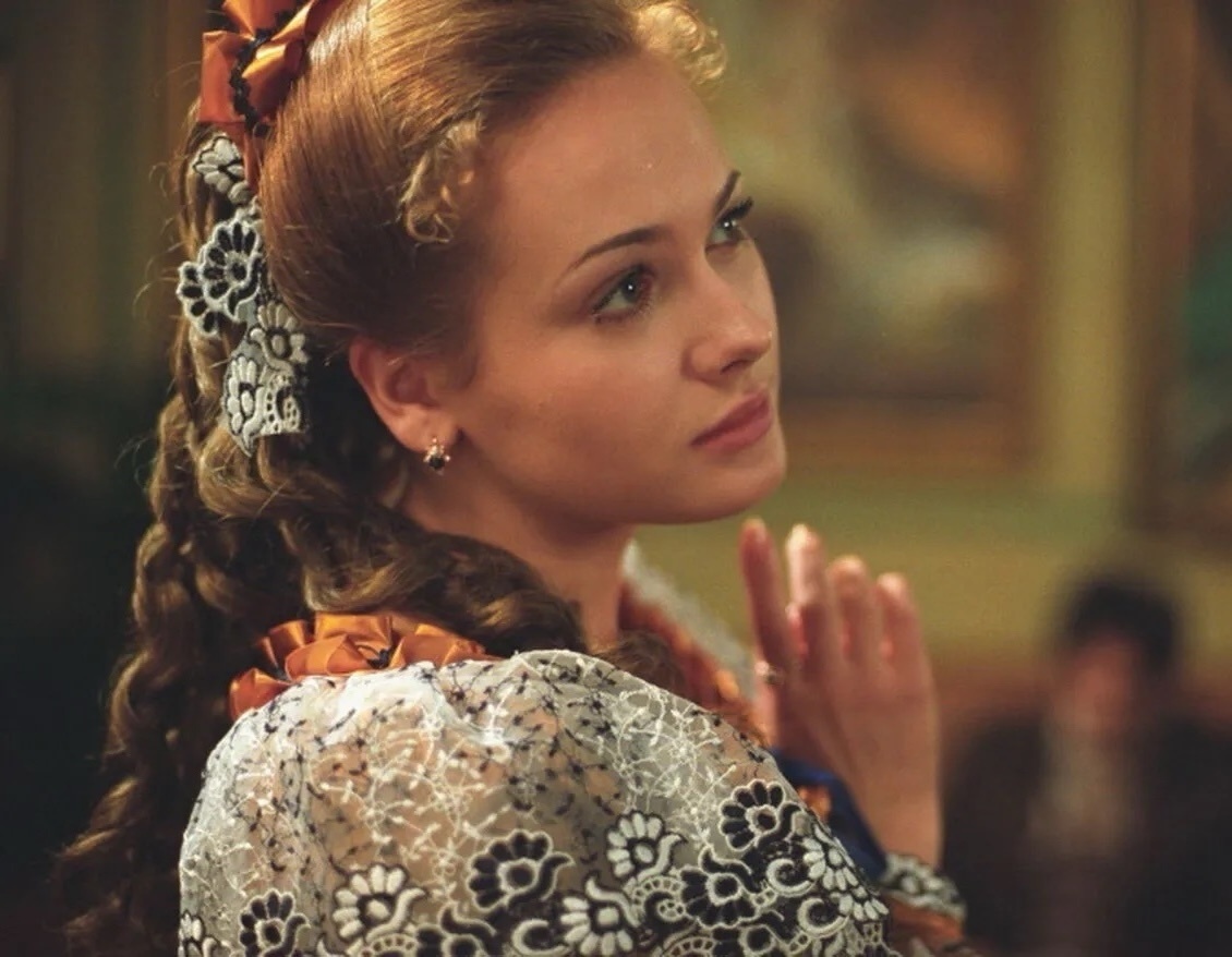 Анна Горшкова, кадр из сериала «Бедная Настя»