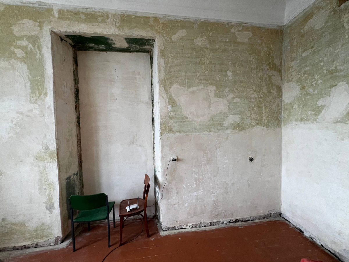 Удалил обои со всех стен