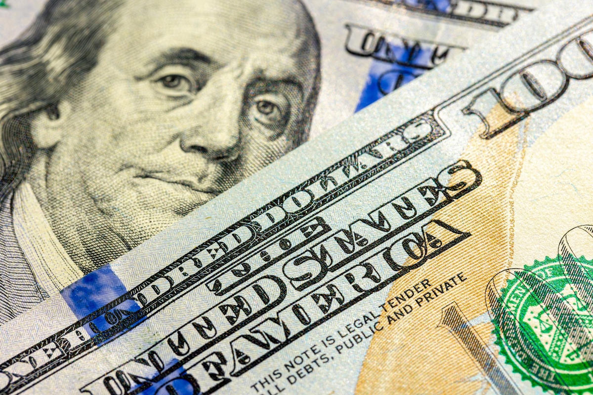     Взлетит выше 100 рублей? Сколько будет стоить доллар к концу года