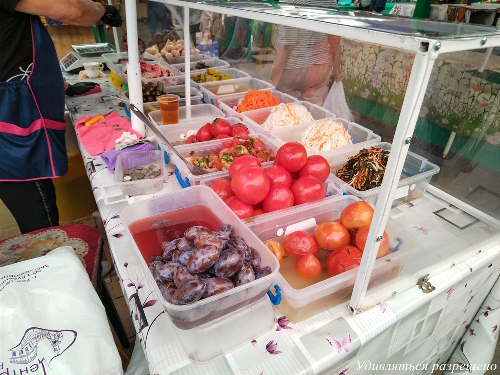 Соленья на рынке в Ростове