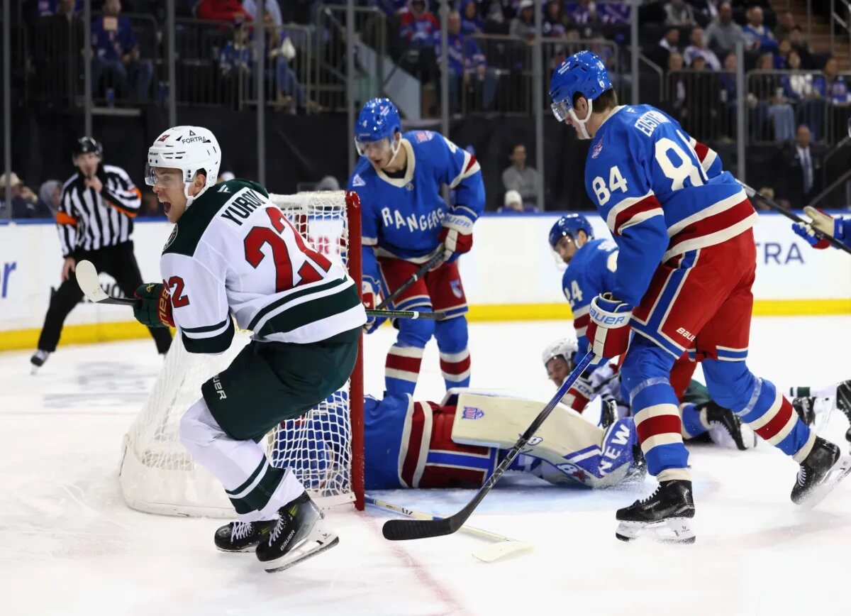     Star Tribune о становлении Юрова в НХЛ: предсказал свой первый гол и постепенно вливается в коллектив