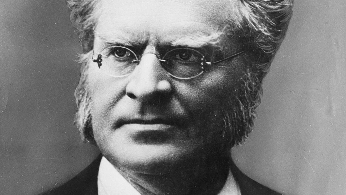 Бьёрнстьерне Ма́ртиниус Бьёрнсон (норв. Bjørnstjerne Martinius Bjørnson; 8 декабря 1832, деревня Квикне, Норвегия — 26 апреля 1910, Париж, Франция) — норвежский писатель, лауреат Нобелевской премии по литературе 1903 года. Бьёрнсон написал слова норвежского национального гимна «Да, мы любим этот край» (Ja, vi elsker dette landet).