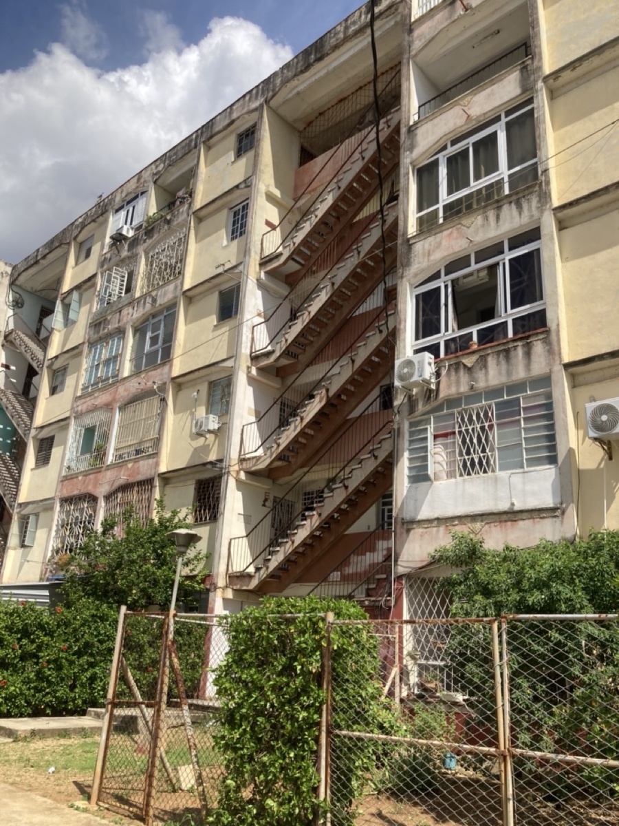 Лестницы — снаружи, а не внутри!