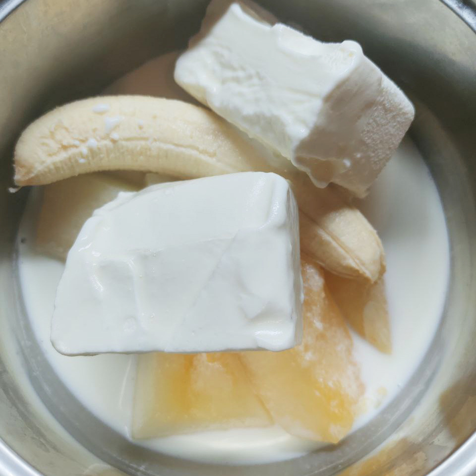 Пломбир, дыня, бабан, молоко