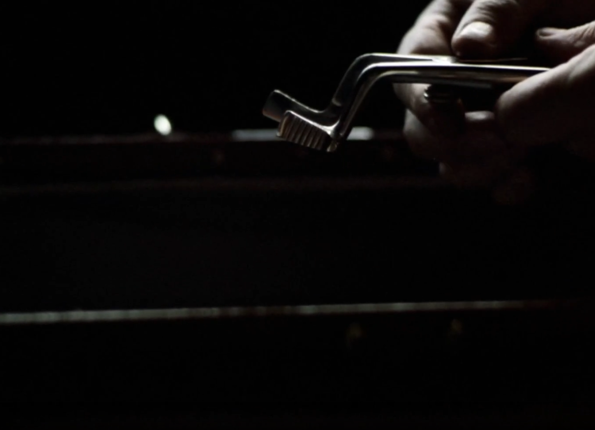 Ты уши моешь? уши надо мыть два раза в неделю!!! Чует мое сердце у тебя там пробки, ох какие пробки!!!